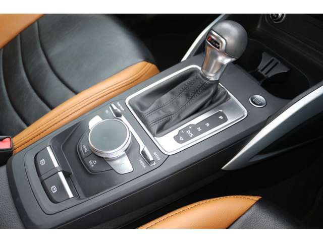 Audi Q2 5