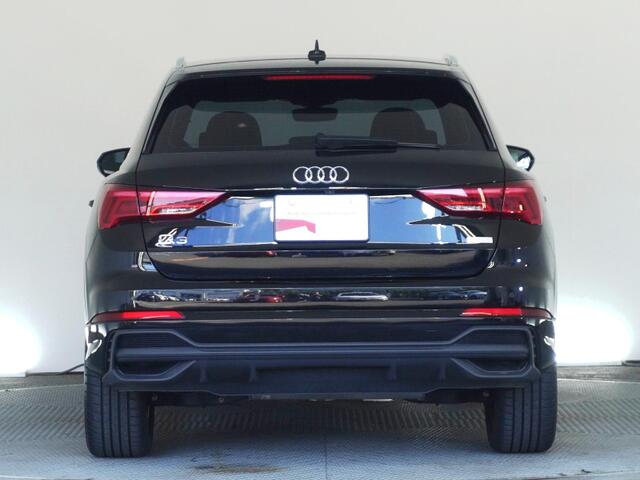 Audi Q3 6