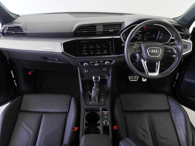 Audi Q3 7