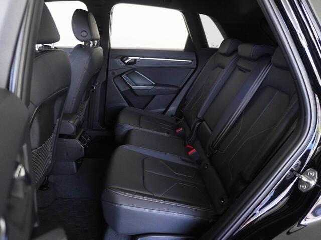 Audi Q3 10