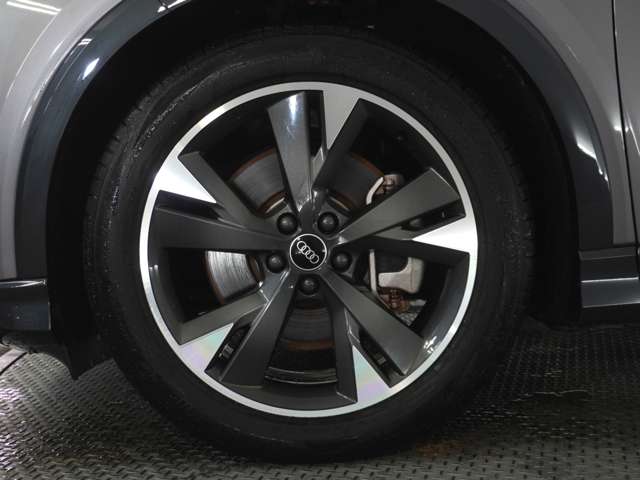 Audi Q4 e-tron 10