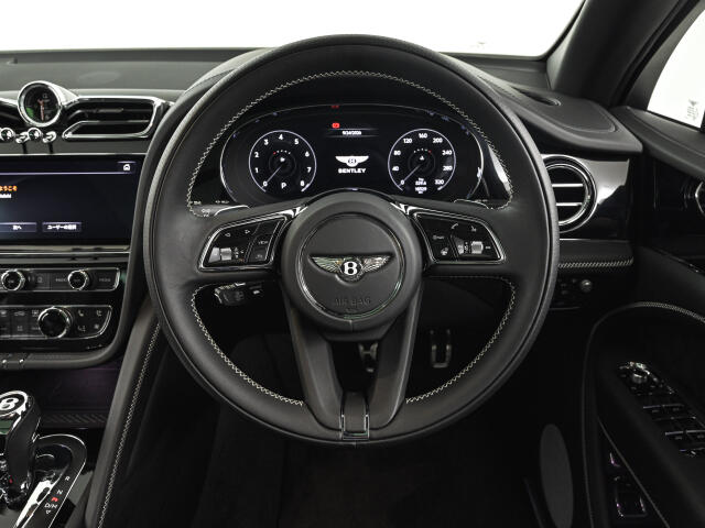 Bentley Bentayga 12