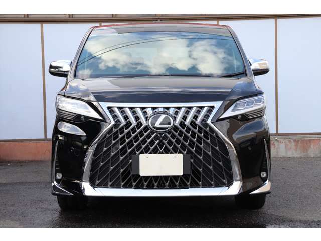 Toyota Alphard 3