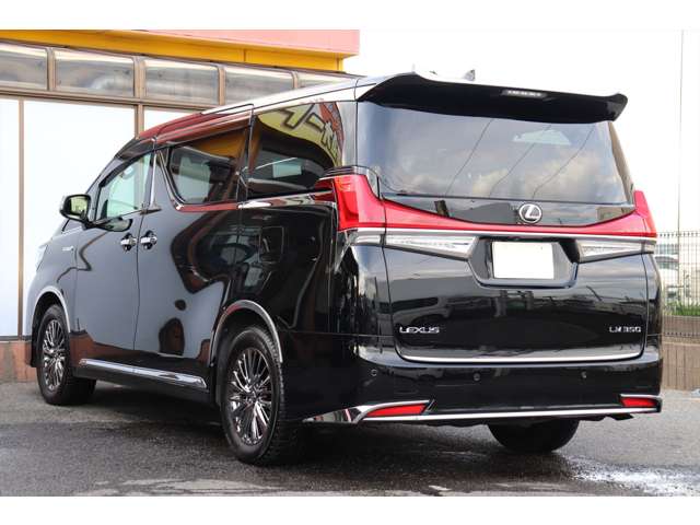 Toyota Alphard 4