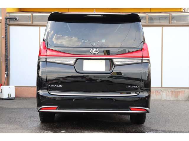 Toyota Alphard 6