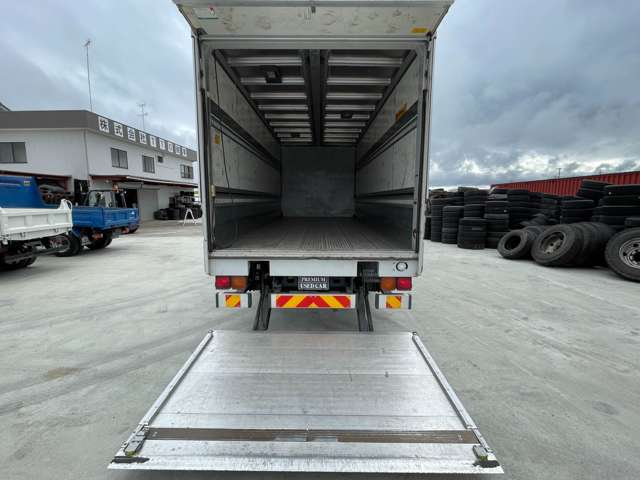 Isuzu Forward 12