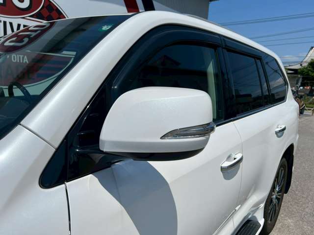 Lexus LX 11
