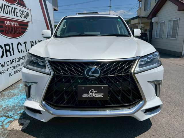 Lexus LX 2