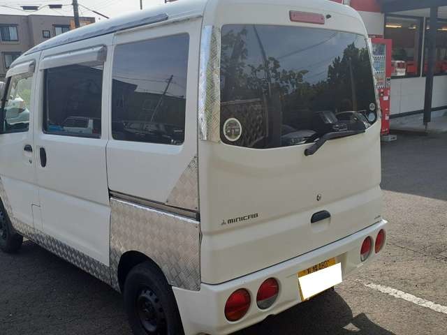 Mitsubishi Minicab Van 12