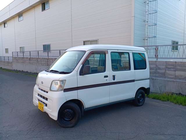 Daihatsu Hijet Cargo 12
