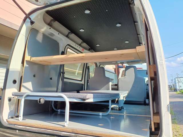 Daihatsu Hijet Cargo 2