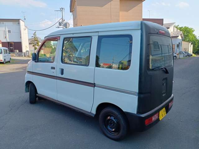 Daihatsu Hijet Cargo 7