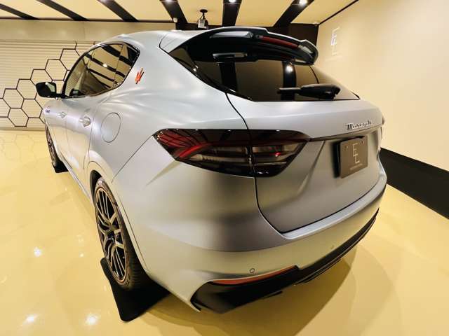 Maserati Levante 8