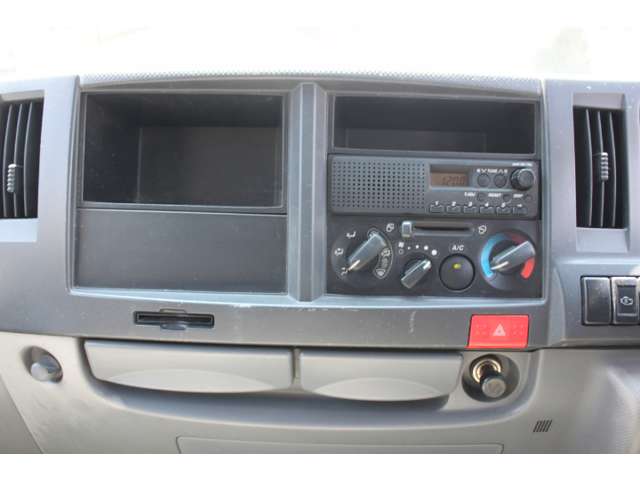 Isuzu Elf 12