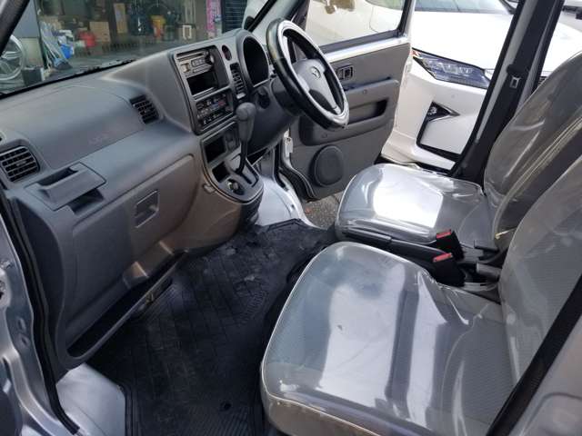 Daihatsu Hijet Deck Van 9