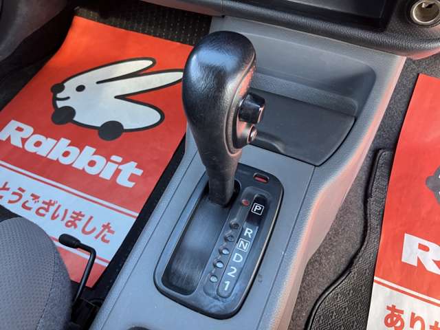 Nissan AD 12