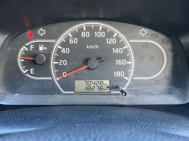 Nissan AD 5