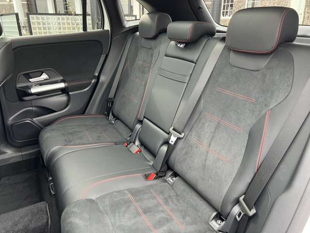 Mercedes-Benz GLA-Class 7
