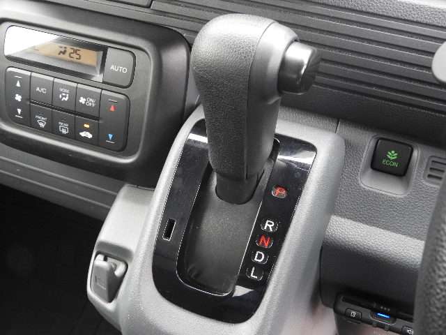 Honda N-VAN 11