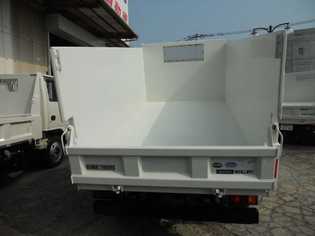 Isuzu Elf 11