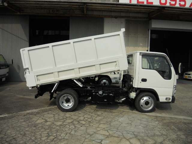 Isuzu Elf 8