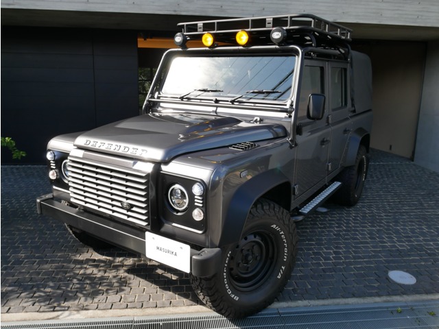 Land Rover Defender 6