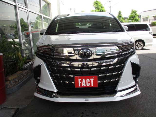 Toyota Alphard 2