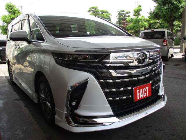 Toyota Alphard 4