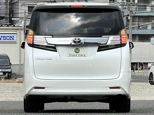 Toyota Vellfire 11