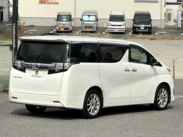 Toyota Vellfire 6