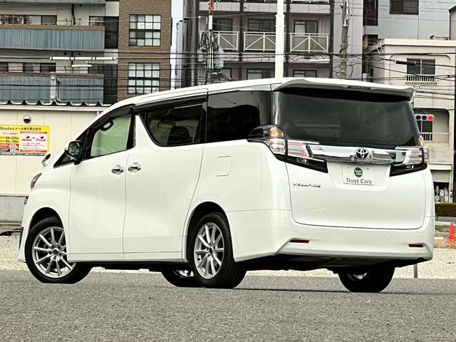 Toyota Vellfire 8