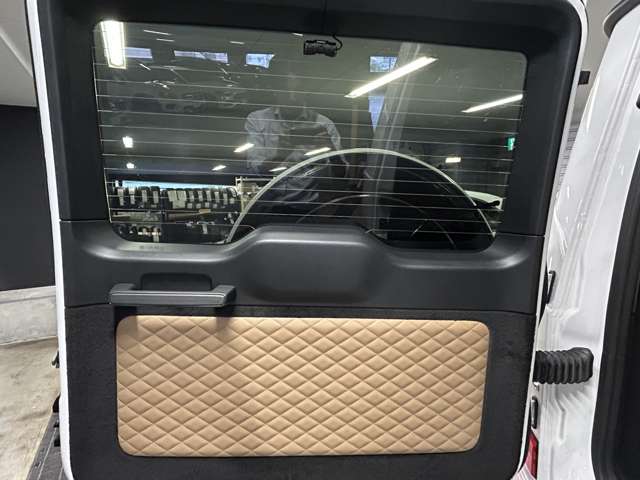 Mercedes-Benz G-Class 12