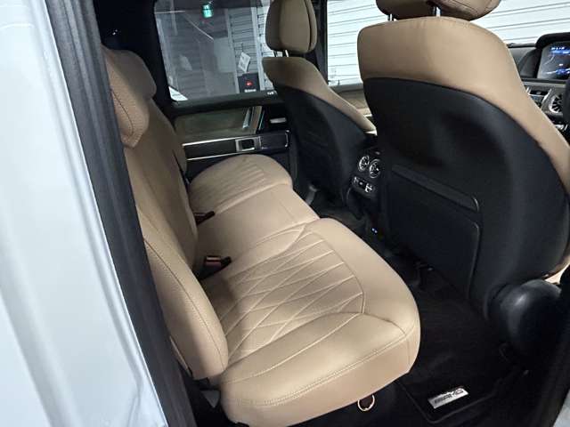Mercedes-Benz G-Class 9