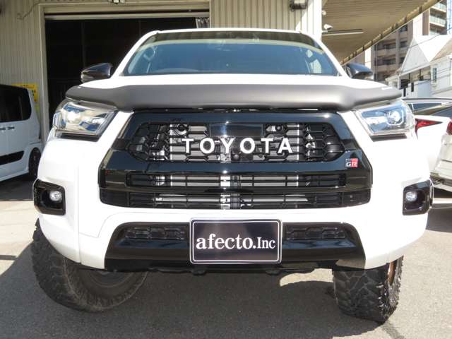 Toyota Hilux 2