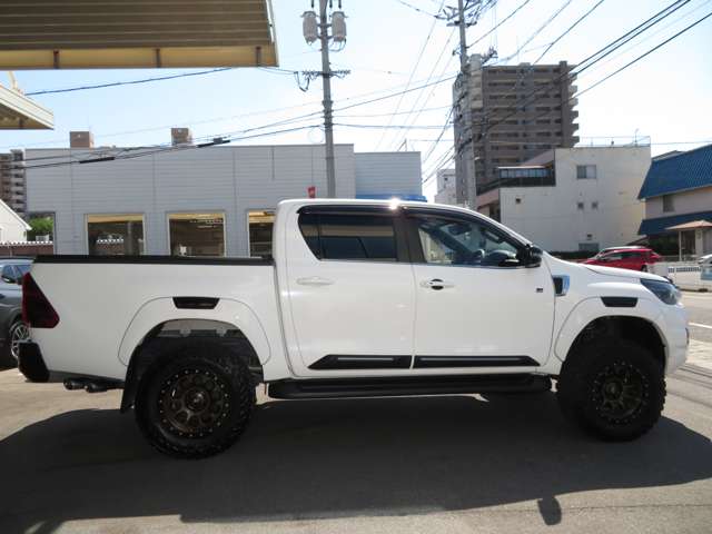 Toyota Hilux 4
