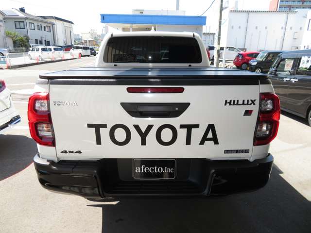 Toyota Hilux 6