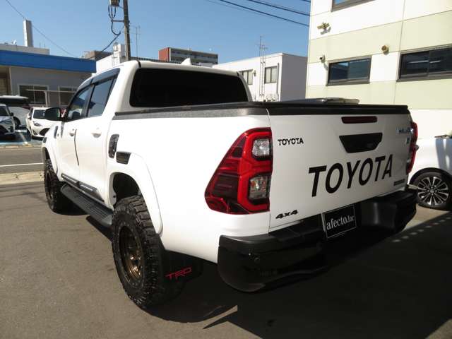 Toyota Hilux 7
