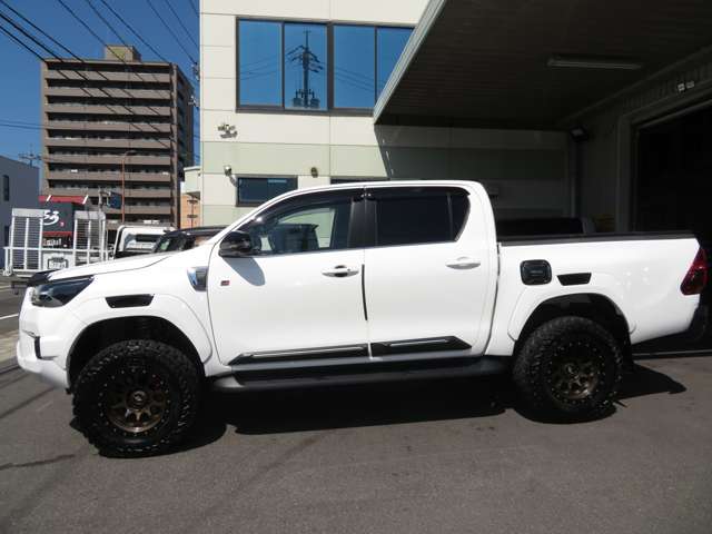Toyota Hilux 8