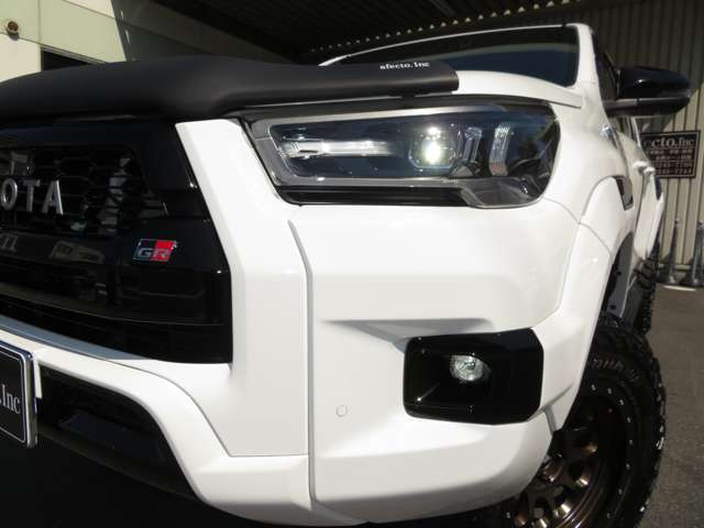 Toyota Hilux 9
