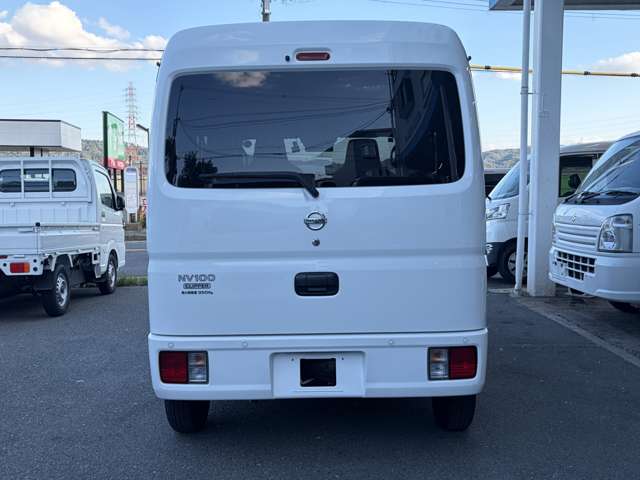 Nissan NV100 Clipper 12