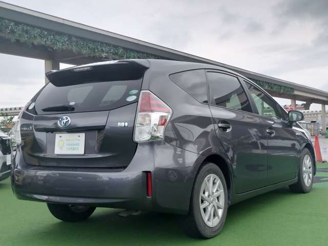 Toyota Prius α 8
