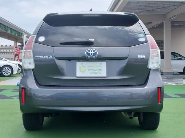 Toyota Prius α 9