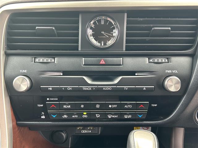 Lexus RX 9