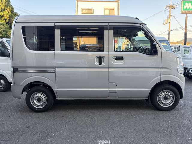 Nissan NV100 Clipper 10