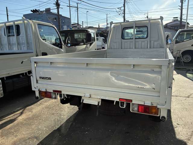 Mazda Bongo Truck 10