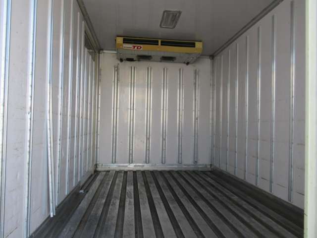 Mitsubishi Fuso Canter Guts 9