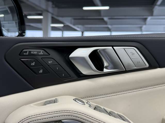 BMW X7 10