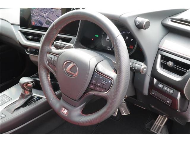 Lexus UX 10