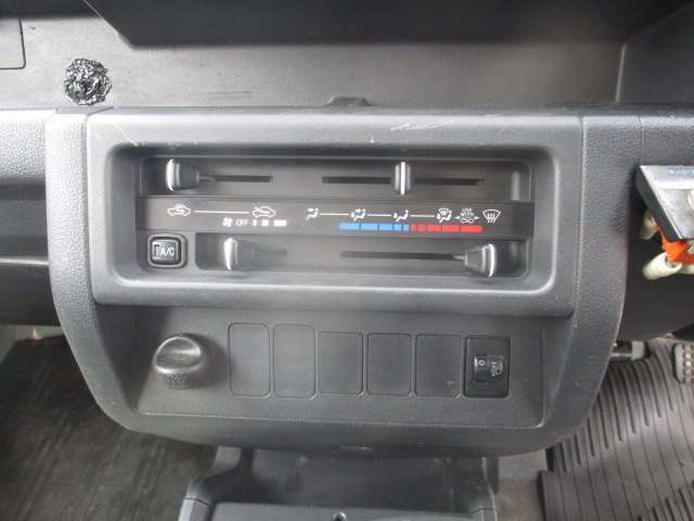 Daihatsu Hijet Truck 12