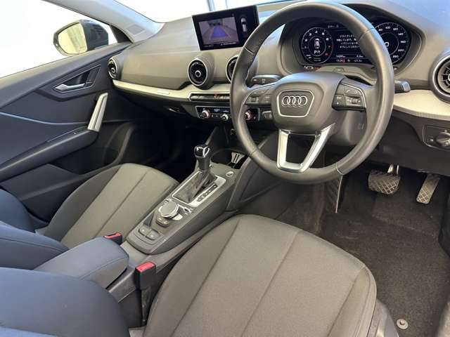 Audi Q2 12